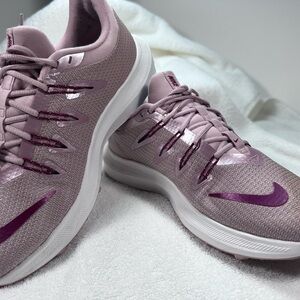26-01-0005 Nike Women's Mauve Athletic Shoes